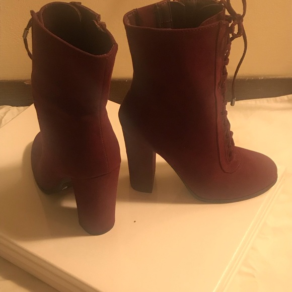 Burgundy heeled booties - Picture 2 of 4